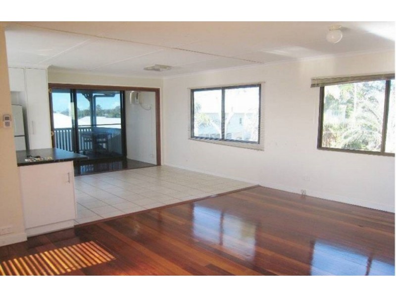 3 Dorothy Lane, Camp Hill QLD 4152