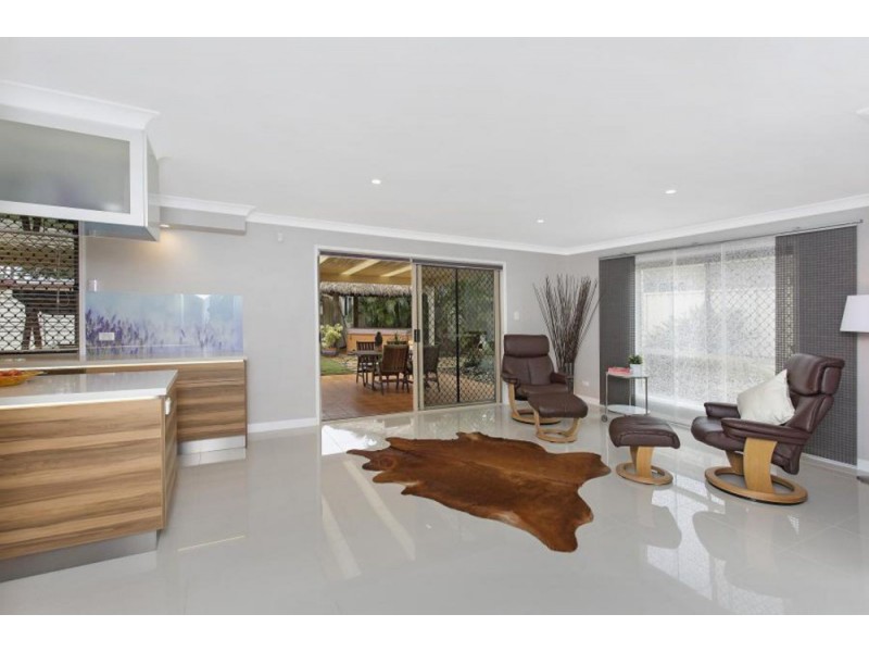 6 Vicki Place, Victoria Point QLD 4165