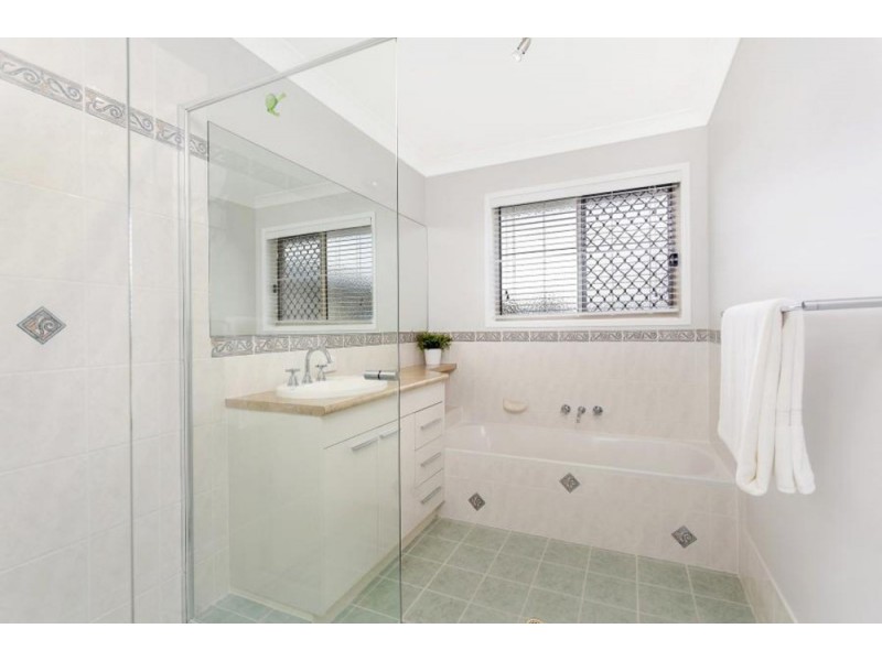 6 Vicki Place, Victoria Point QLD 4165