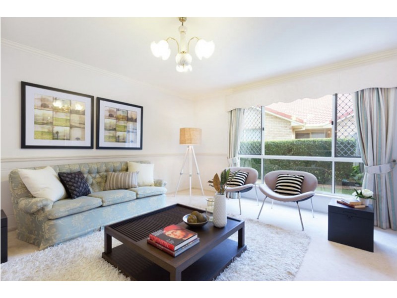 19 Bishop Place, Carindale QLD 4152