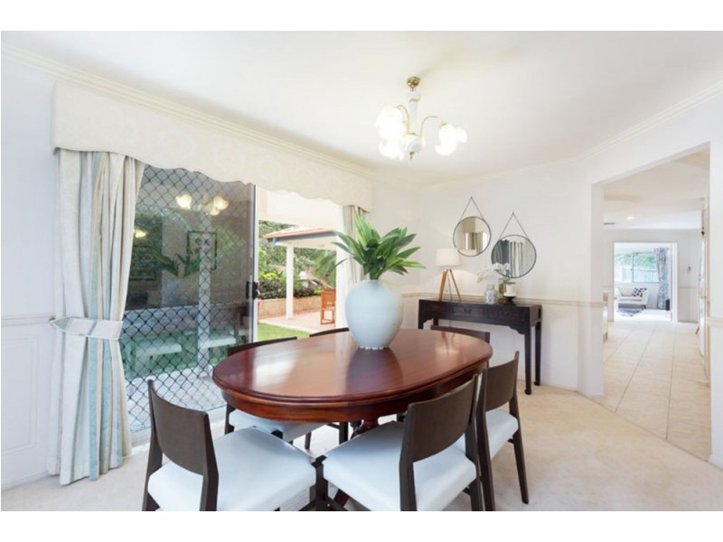 19 Bishop Place, Carindale QLD 4152