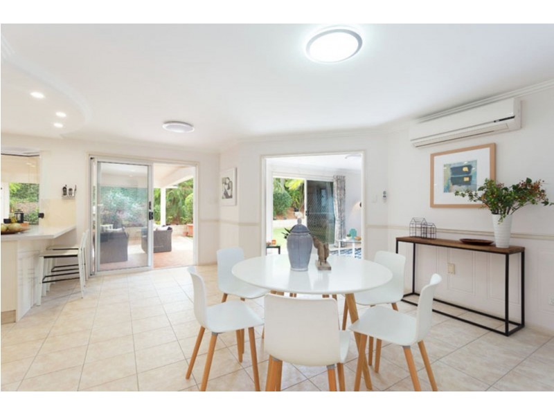 19 Bishop Place, Carindale QLD 4152