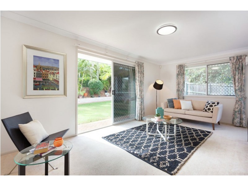 19 Bishop Place, Carindale QLD 4152