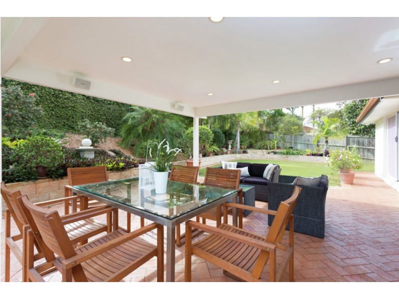 19 Bishop Place, Carindale QLD 4152