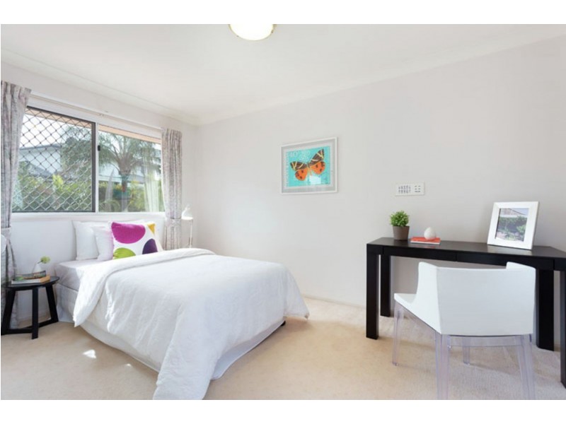 19 Bishop Place, Carindale QLD 4152