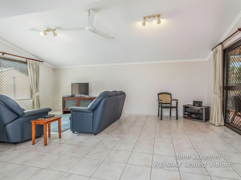 41 Kilmorey Street, Carindale QLD 4152