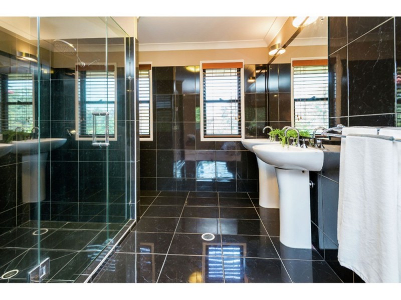 3 Kirra Place, Carindale QLD 4152