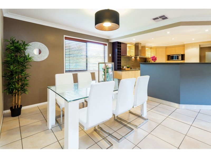 3 Kirra Place, Carindale QLD 4152