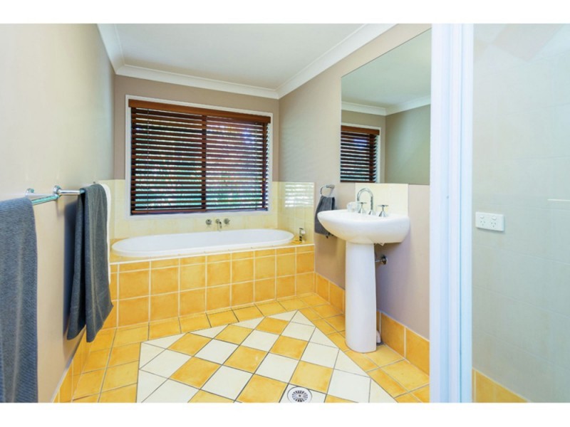 3 Kirra Place, Carindale QLD 4152