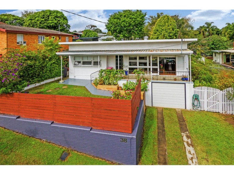 38 Oatland Crescent, Holland Park West QLD 4121