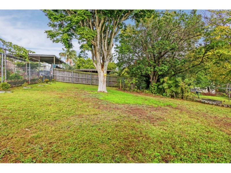 38 Oatland Crescent, Holland Park West QLD 4121