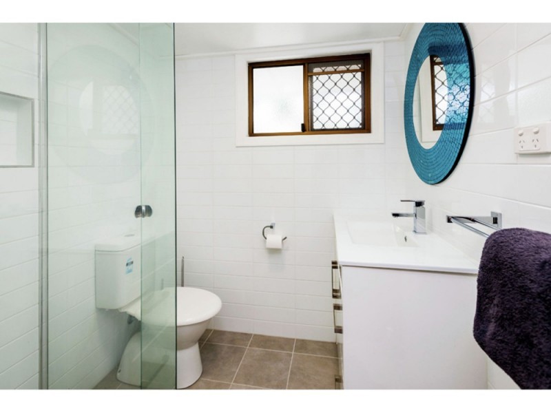 38 Oatland Crescent, Holland Park West QLD 4121