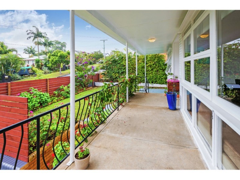 38 Oatland Crescent, Holland Park West QLD 4121