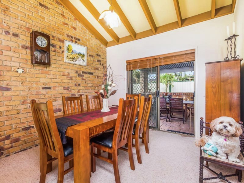 19 Laglan Street, Carindale QLD 4152