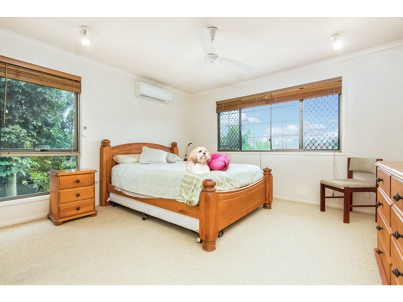 19 Laglan Street, Carindale QLD 4152