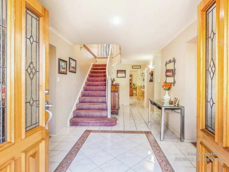 75 Golden Oak Crescent, Carindale QLD 4152