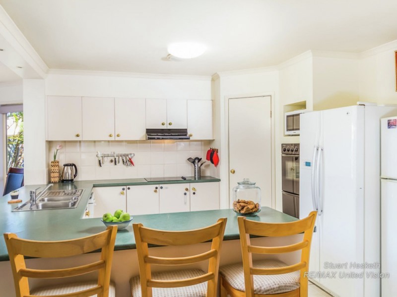 75 Golden Oak Crescent, Carindale QLD 4152