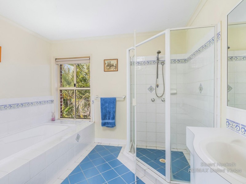 75 Golden Oak Crescent, Carindale QLD 4152