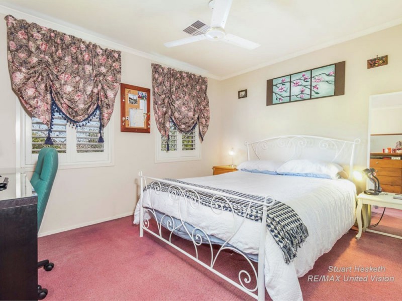 75 Golden Oak Crescent, Carindale QLD 4152