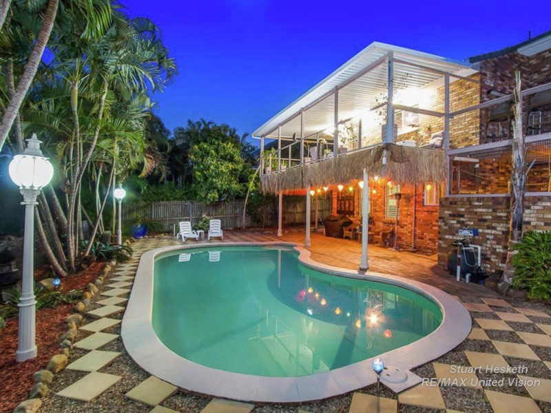 5 Rossmoya Street, Carindale QLD 4152