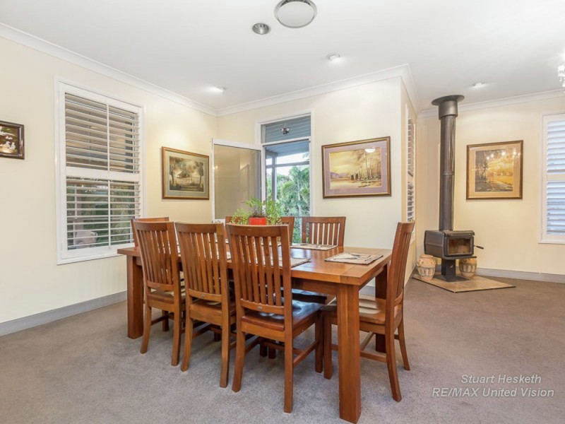 5 Rossmoya Street, Carindale QLD 4152