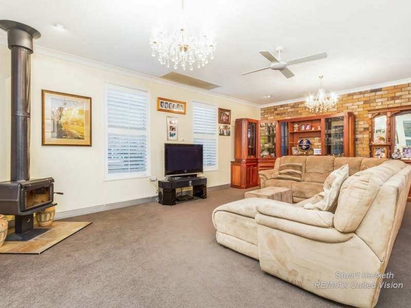 5 Rossmoya Street, Carindale QLD 4152