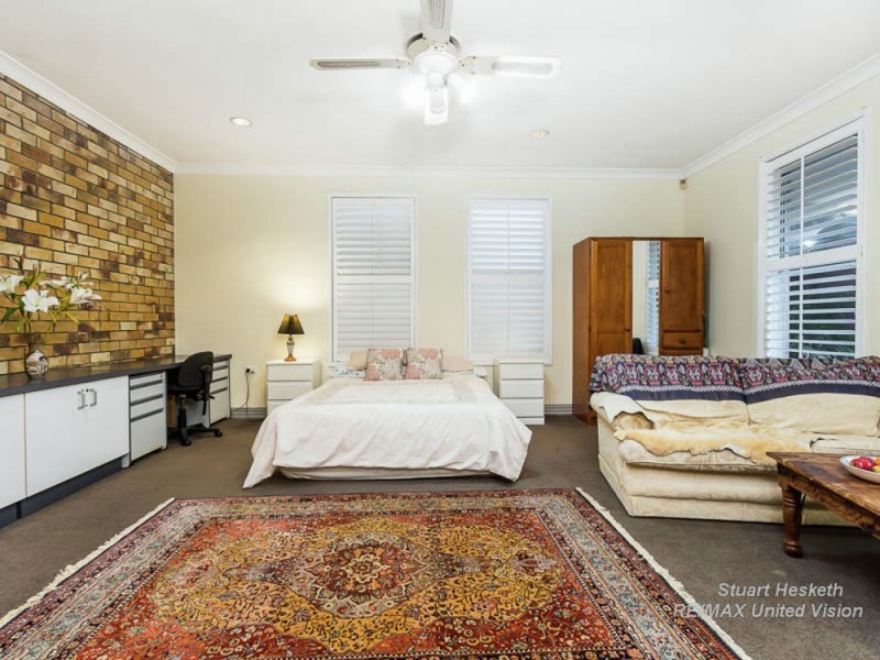 5 Rossmoya Street, Carindale QLD 4152