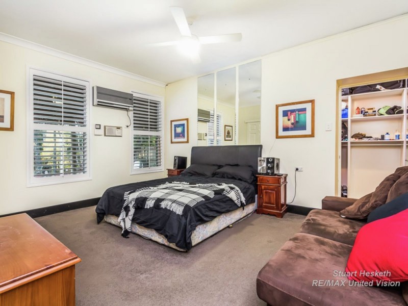 5 Rossmoya Street, Carindale QLD 4152