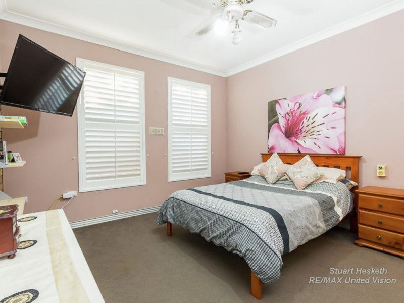 5 Rossmoya Street, Carindale QLD 4152