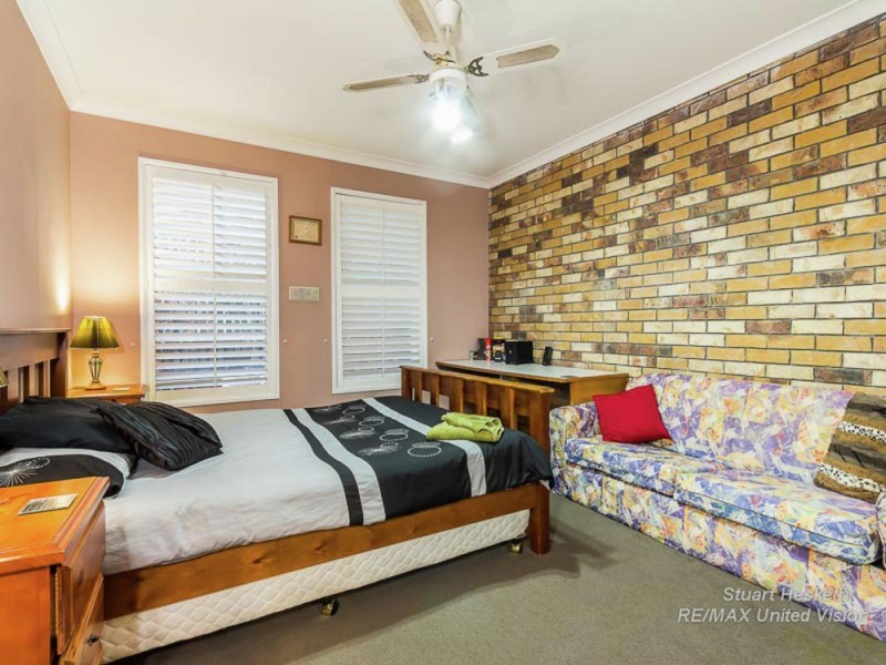 5 Rossmoya Street, Carindale QLD 4152