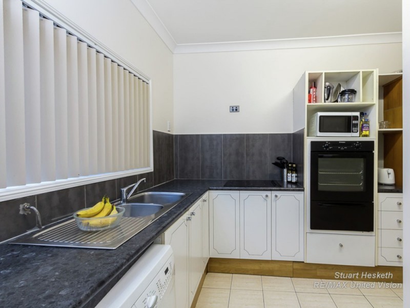 5 Rossmoya Street, Carindale QLD 4152