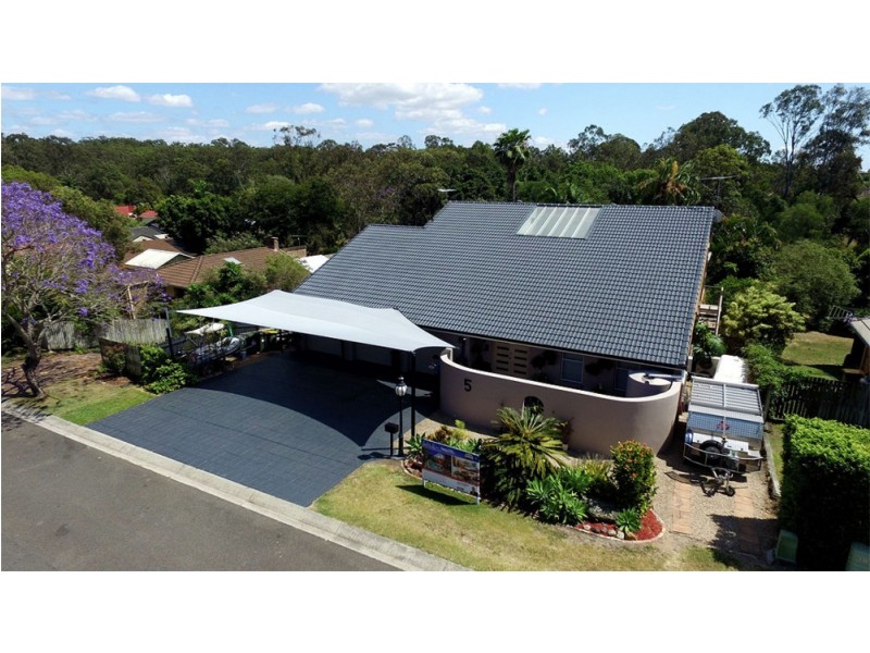5 Rossmoya Street, Carindale QLD 4152