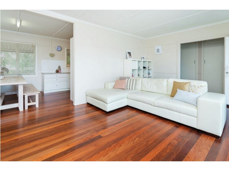 16 Rheims Street, Holland Park West QLD 4121