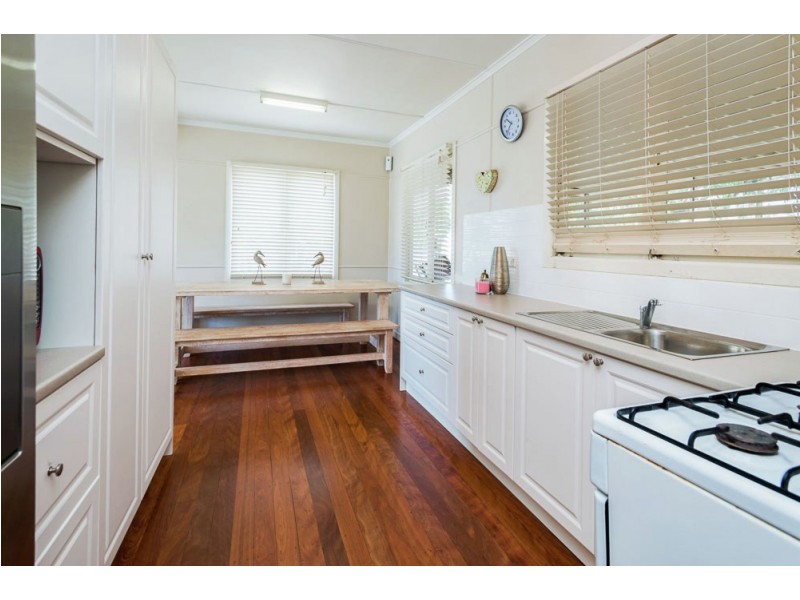 16 Rheims Street, Holland Park West QLD 4121