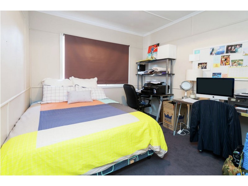 16 Rheims Street, Holland Park West QLD 4121