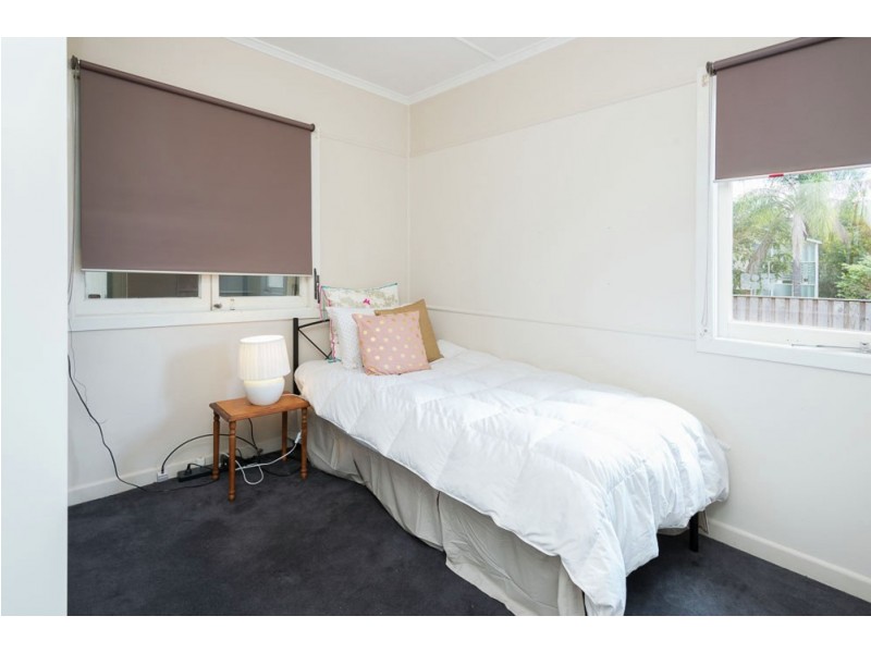 16 Rheims Street, Holland Park West QLD 4121