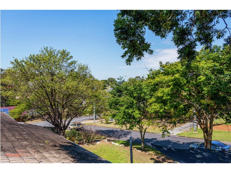 2 Gilwell Street, Carina QLD 4152