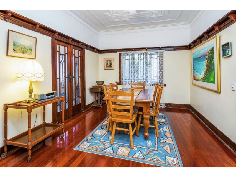 33 Crump Street, Holland Park West QLD 4121