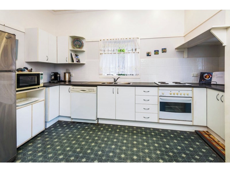 33 Crump Street, Holland Park West QLD 4121