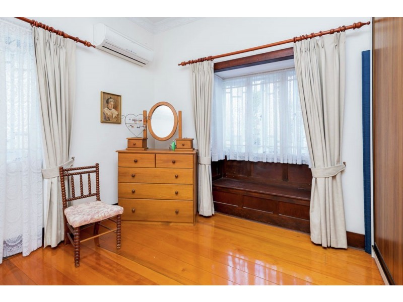 33 Crump Street, Holland Park West QLD 4121