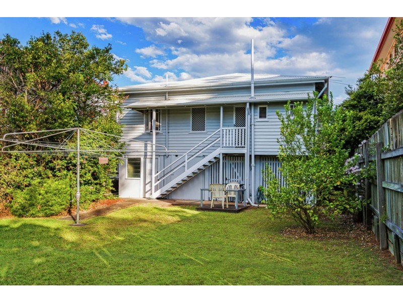 33 Crump Street, Holland Park West QLD 4121