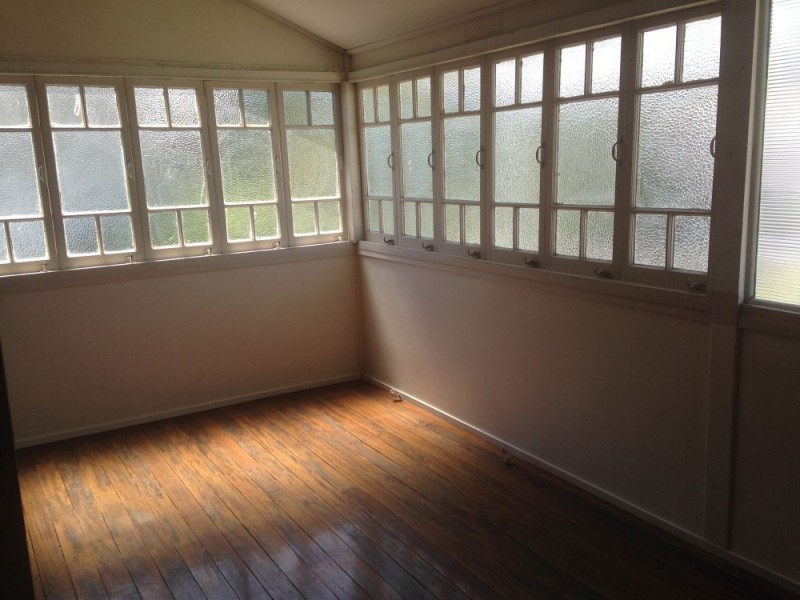 64 Bennetts Road, Camp Hill QLD 4152