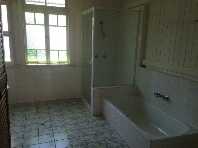 64 Bennetts Road, Camp Hill QLD 4152