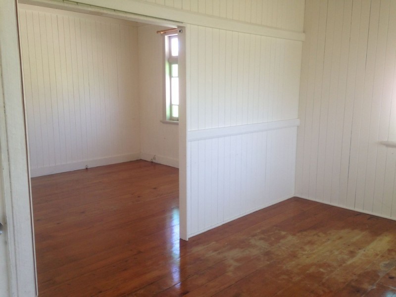 64 Bennetts Road, Camp Hill QLD 4152
