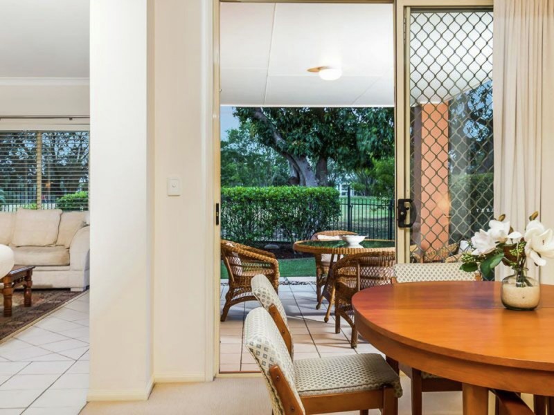 54 FLAME TREE CRESCENT, Carindale QLD 4152