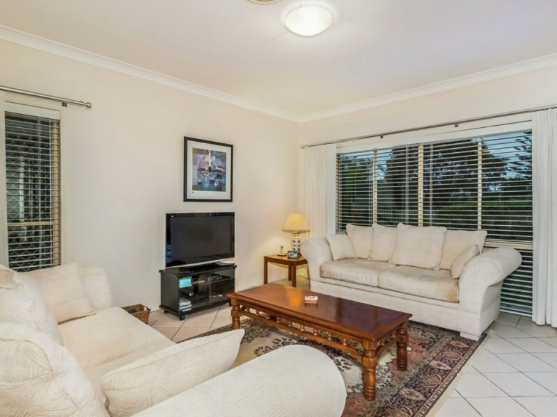 54 FLAME TREE CRESCENT, Carindale QLD 4152