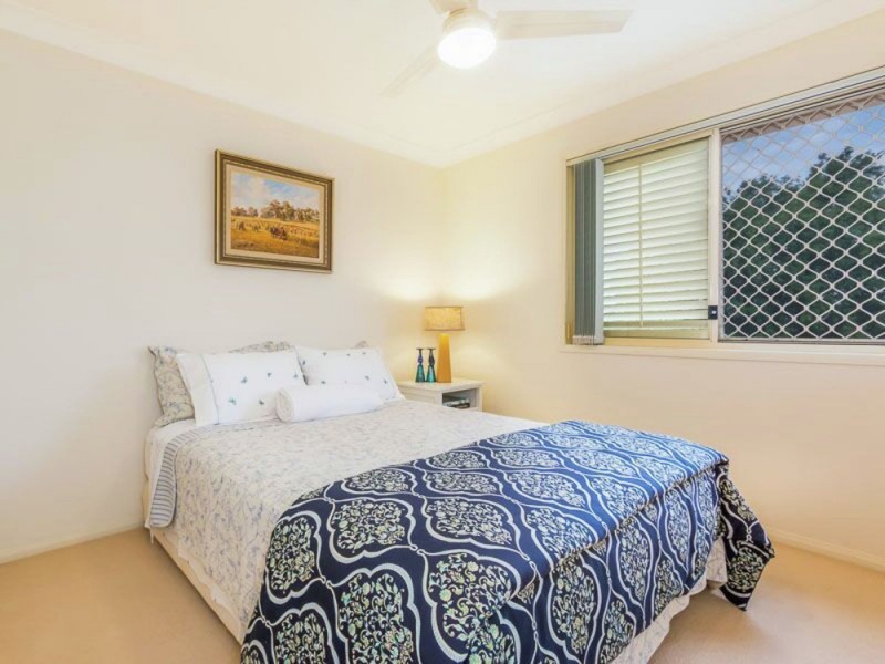54 FLAME TREE CRESCENT, Carindale QLD 4152