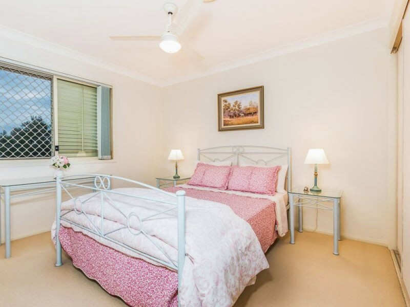 54 FLAME TREE CRESCENT, Carindale QLD 4152