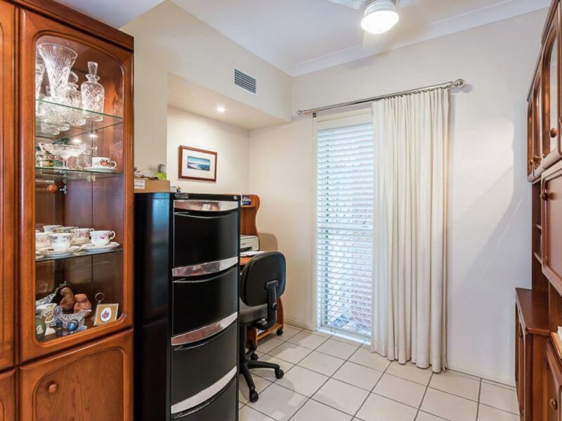 54 FLAME TREE CRESCENT, Carindale QLD 4152