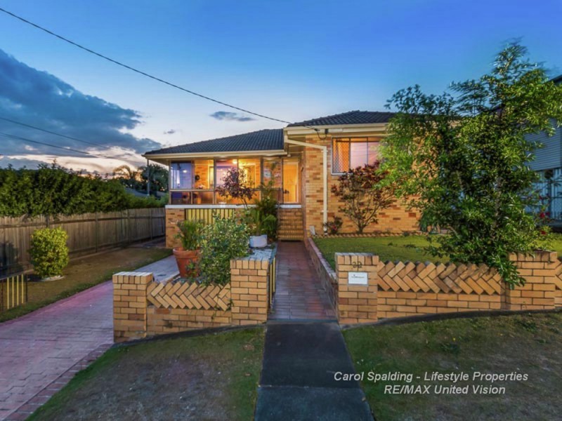 32 Chater Street, Carina QLD 4152